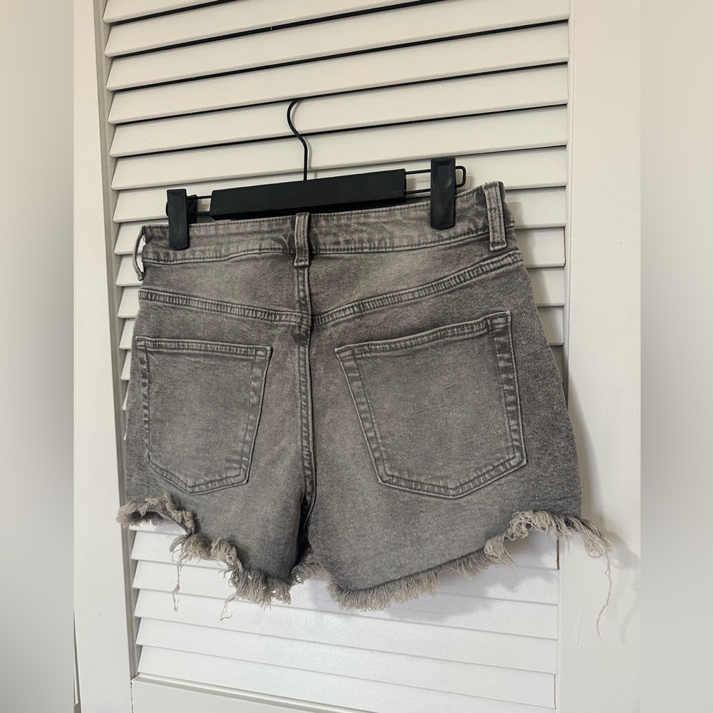 H&M Jean Shorts Women’s 4, Distressed, Denim